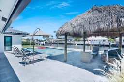 Walk to the Beach! Managed by BNR Vacation Rentals