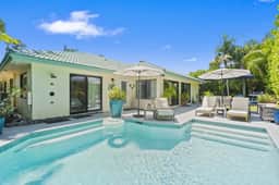 Tropical Garden by the Beach! BNR Vacation Rentals