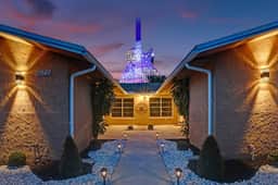 Steps to Hardrock! Managed by BNR Vacation Rentals