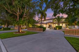 6 Bedroom Pompano - Image 4