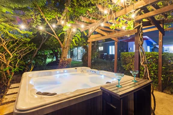 Modern Clean Safe BNR Vacation Rentals - Image 1