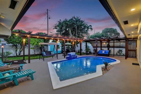 Tropical Oasis! BNR Vacation Rentals - Image 1