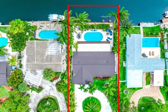 Waterfront Heated Pool BNR Vacation Rentals - Image 1