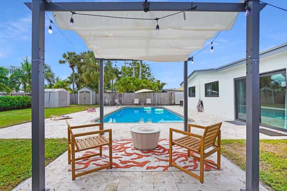 Pool & Spa! BNR Vacation Rentals - Image 1