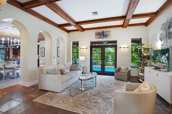 Boca Luxury neighborhood. Pool & Piano - Image 1