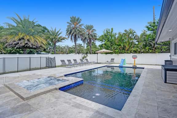 Fun Heated Pool & Spa Home! BNR Vacations - Image 1