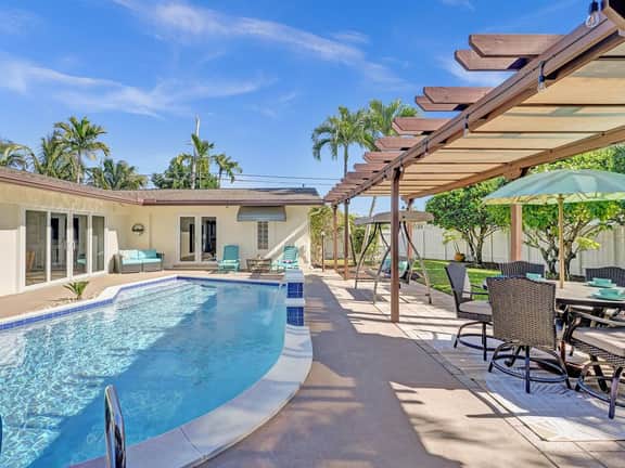 Tropical Oasis! Heated Pool.  BNR Vacation Rentals