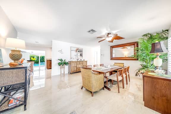 Brand New Waterfront Home! BNR Vacation Rentals