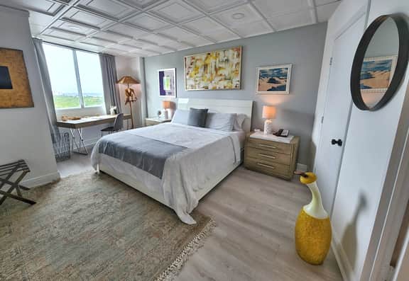 NEW! Penthouse Waterfront with Oceanview Renovated