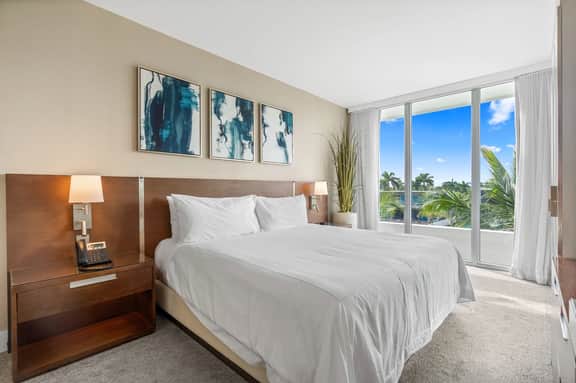 Boutique Hotel- Rooftop Pool -BNR Vacation Rentals