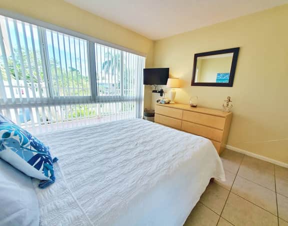 Just Steps to the Beach!   BNR Vacation Rentals