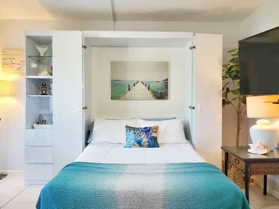 Just Steps to the Beach!   BNR Vacation Rentals