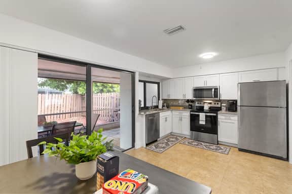 Modern Pool Home!  Managed by BNR Vacation Rentals