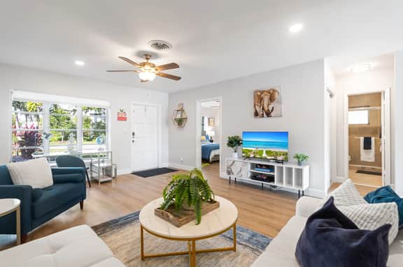 Waterfront Modern Retreat! - BNR Vacation Rentals