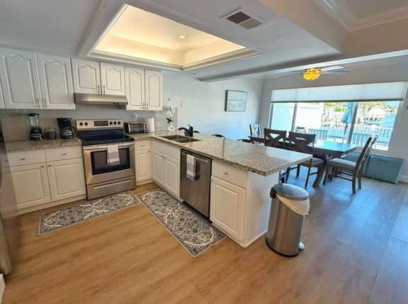 Relaxing Waterfront Gem! - BNR Vacation Rentals