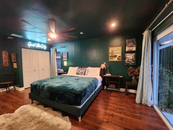 Large King bedroom suite. Private Entrance. Views!